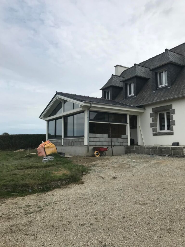 Agrandissement avec couverture en ardoises - Morlaix Lannion