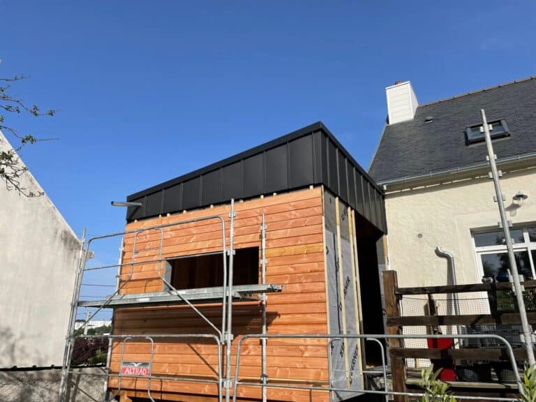 Bardage en zinc a joints debout couleur graphite - Morlaix Lannion