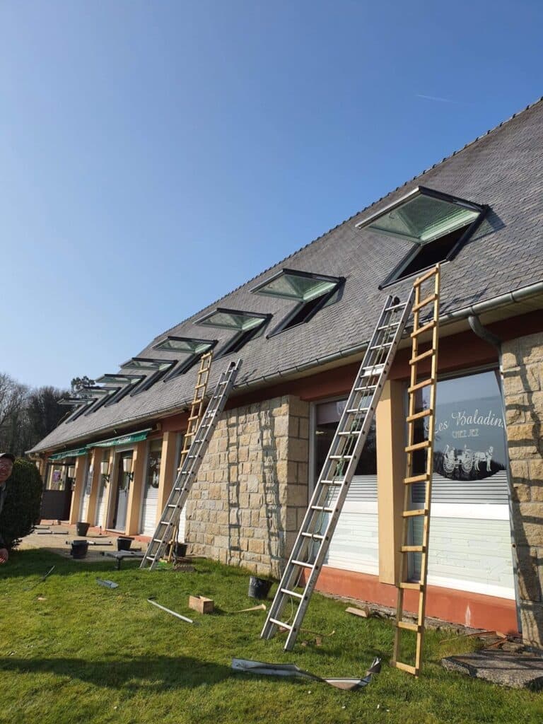 Dépose et repose de 8 velux à projection Guerlesquin (2)